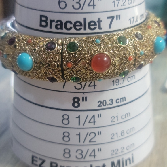 B205  Multi-color Stretch Bracelet - Picture 4 of 4